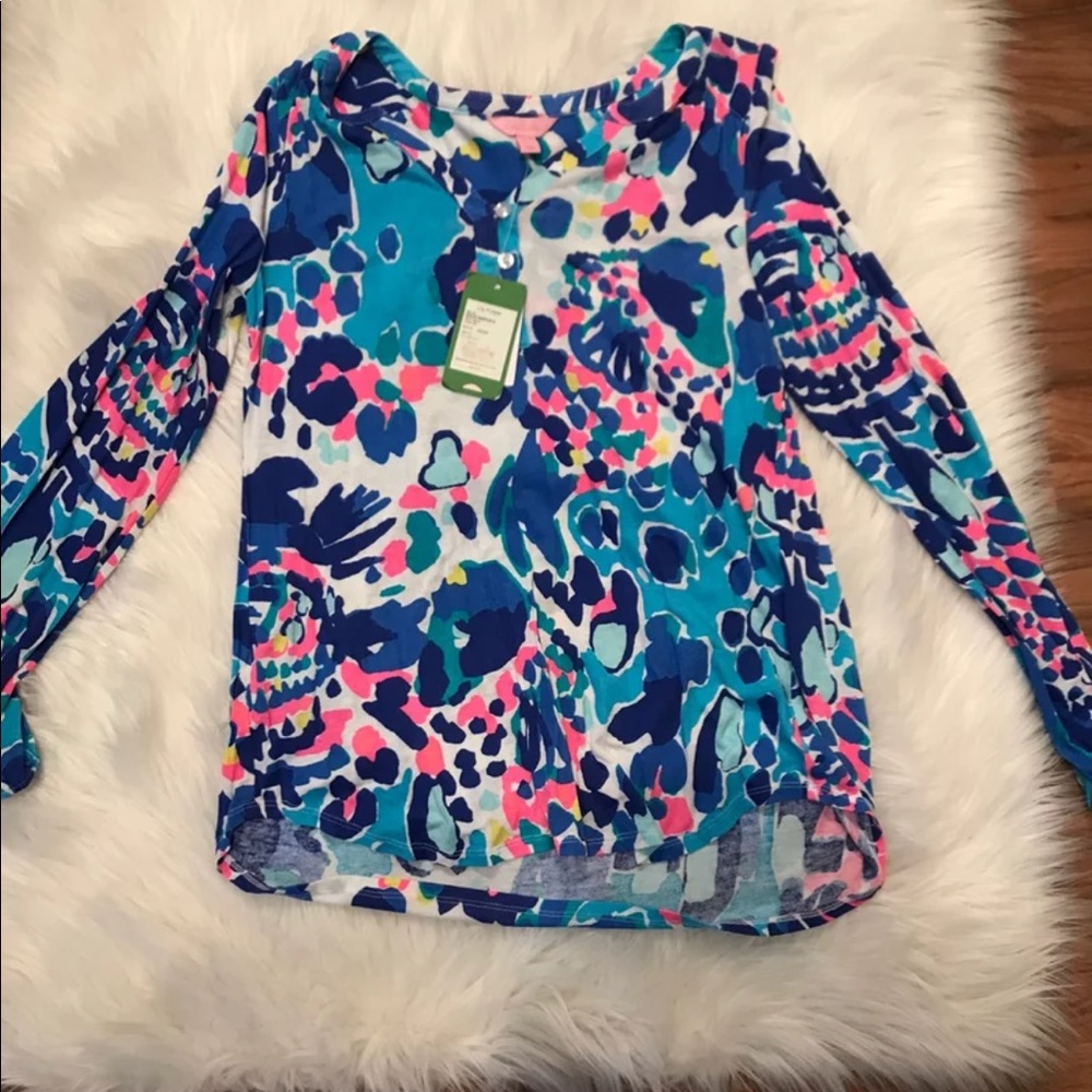 Lilly Pulitzer “hit the spot” top